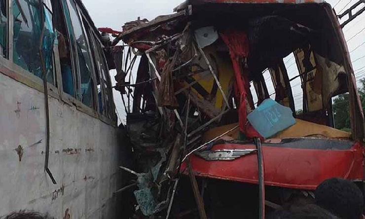 নরসিংদীতে দুই বাসের মুখোমুখি সংঘর্ষে চালক নিহত