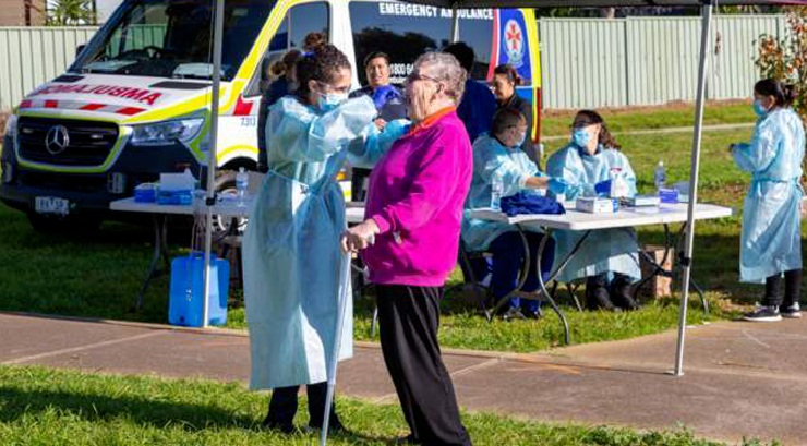 সিগারেটের লাইটার বিনিময় থেকে করোনা সংক্রমণ