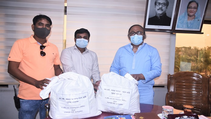 ভয় নেই, আমরা আপনার পাশে আছি’