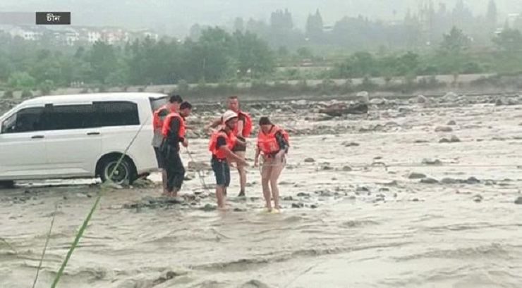 চীনের সাত প্রদেশে টানা বৃষ্টিতে বন্যা-ভূমিধস