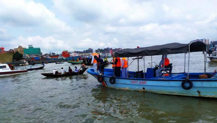 বুড়িগঙ্গায় যাত্রীবাহী লঞ্চডুবি, ১২ লাশ উদ্ধার