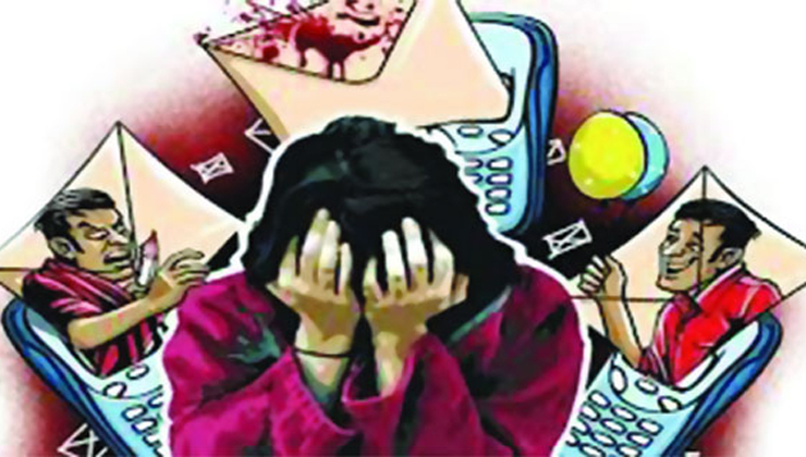 সাইবার ব্ল্যাক মেইলিংয়ে ভাঙছে সংসার