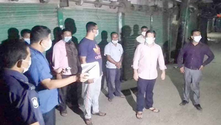 সরকারি চাল মজুদ সন্দেহে আড়ৎ সিলগালা, ব্যবসায়ী পলাতক