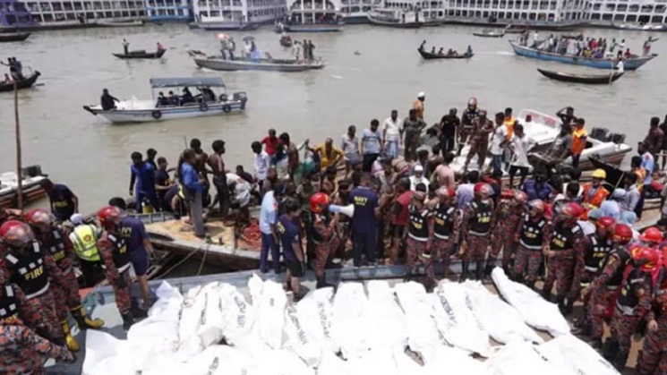 বুড়িগঙ্গায় লঞ্চডুবি: ময়ূর ২-এর মাস্টার গ্রেফতার