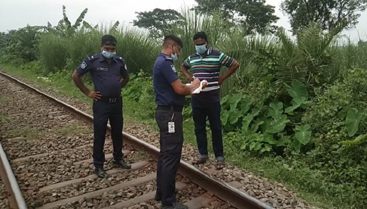 ট্রেনে কাটা পড়ে অজ্ঞাত যুবকের মৃত্যু