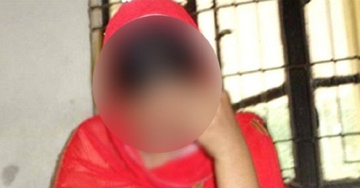 ছাত্রীর সঙ্গে দীর্ঘদিন ধরে শিক্ষিকার শারীরিক সম্পর্ক, অত:পরins class=