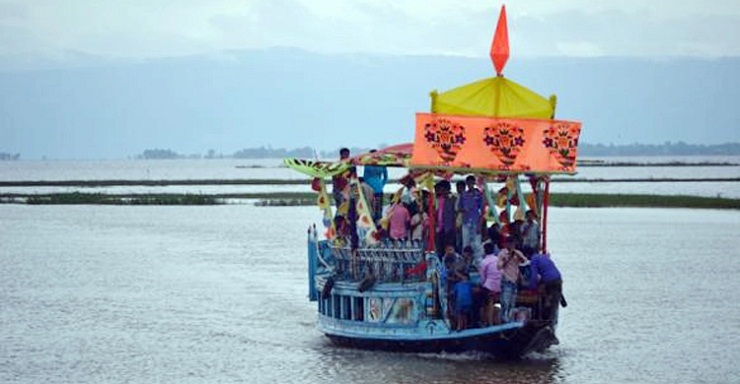 ৩০ জন বরযাত্রী নিয়ে ডুবে গেল নৌকা