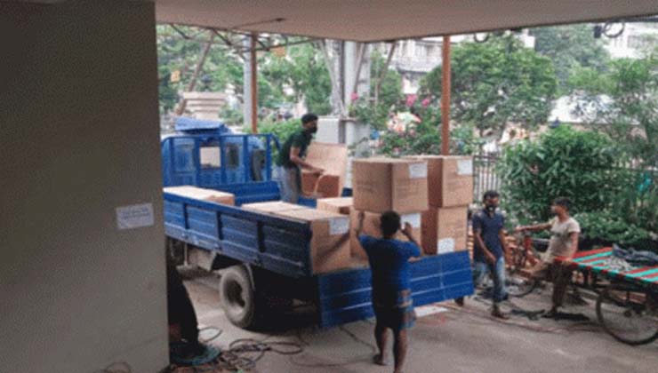 তিতুমীর কলেজ থেকে জেকেজি’র ৩ হাজার পিপিই উদ্ধার