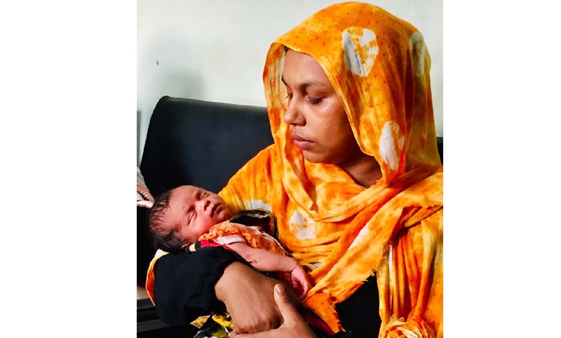 সন্তান জন্মের ব্যয়' দিতে না পারায় স্ত্রীকে সন্তানসহ বাড়িছাড়া!