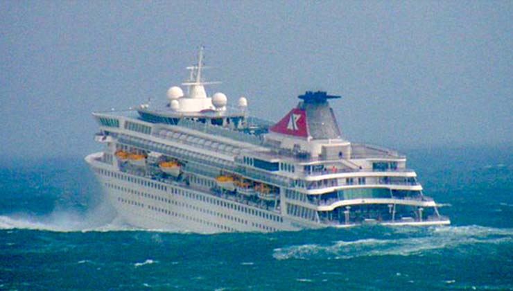 ৩৫ দিন সমুদ্রে থেকেও ‘রহস্যজনকভাবে’ করোনা আক্রান্ত ৫৭ নাবিক