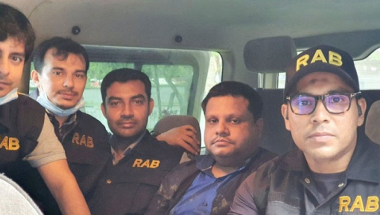 ‘মোটা হওয়ায় দৌড়ে পালাতে পারেনি প্রতারক সাহেদ’
