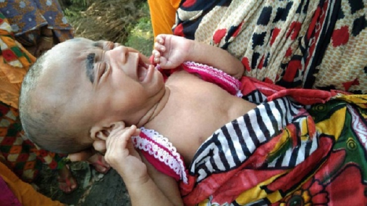 মাকে হারিয়ে কাঁদছে ৪১ দিনের শিশু