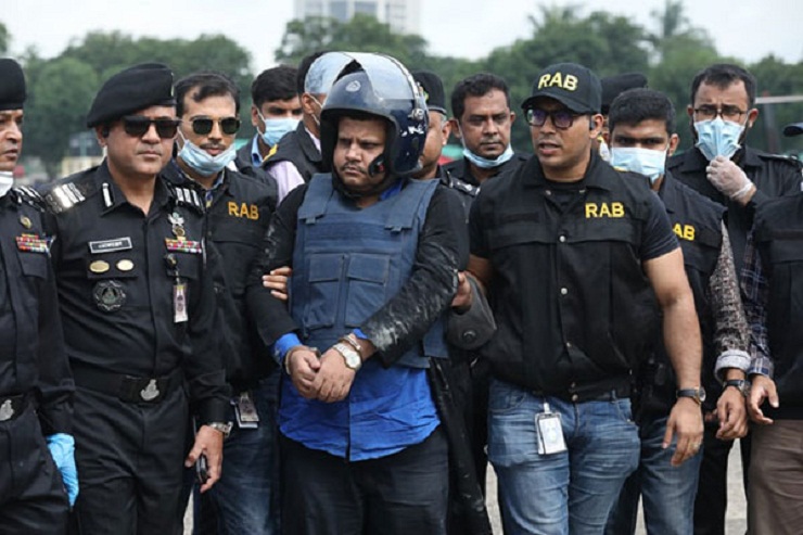 ইছামতি খাল দিয়ে সাহেদকে নিয়ে যাচ্ছিলেন 'বাচ্চু মাঝি'