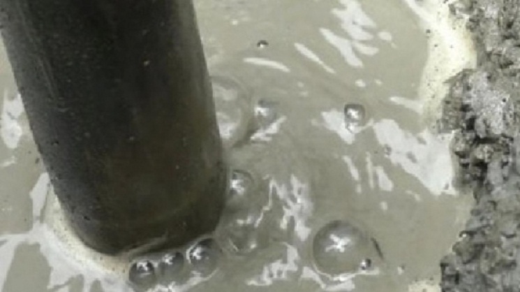 কলাপাড়ায় নলকূপ থেকে বের হচ্ছে গ্যাস, চলছে রান্না 