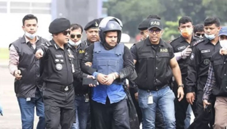 জিজ্ঞাসাবাদের পর সাংবাদিকদের দেখে নেওয়ার হুমকি দেন সাহেদ