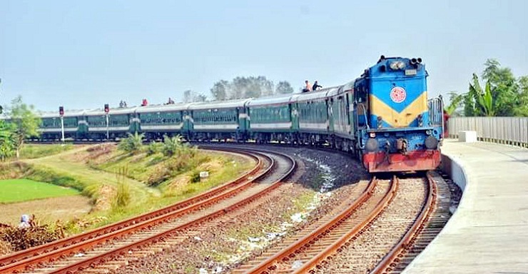 ট্রেন চলাচল বন্ধের সিদ্ধান্ত আসছে শিগগিরই