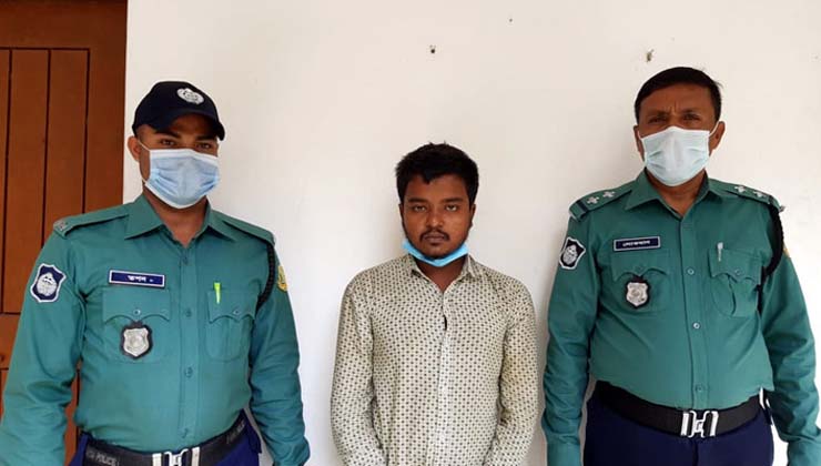 গাড়ি থেকে নেমেই রিপনকে কোপাতে থাকে ‘খুনীরা’