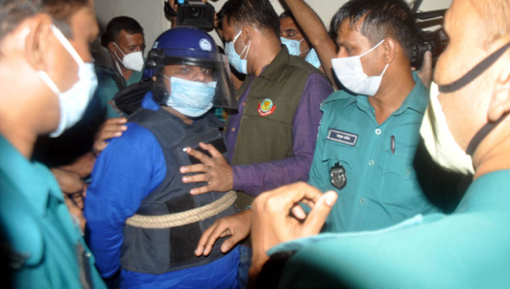‘আমি নিজেও করোনা রোগী’, আদালতে কাঁদতে কাঁদতে বললেন সাহেদ