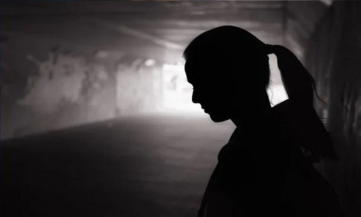 স্বামীর সাহসে থানায় ধর্ষণের শিকার নারী