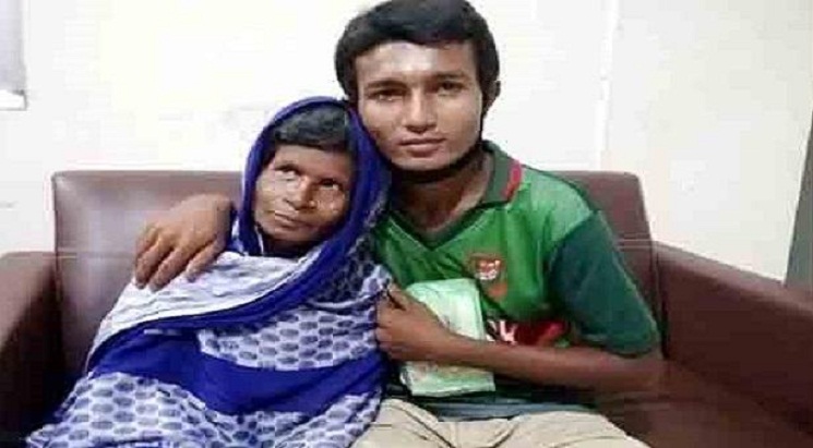 হারিয়ে যাওয়া মাকে ৩ বছর পর ফিরে পেল সন্তান