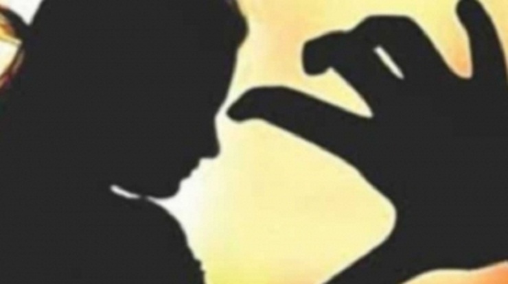 অশালীন আচরণে ভেঙেছে সংসার, ডিসির বিরুদ্ধে এডিসির অভিযোগ