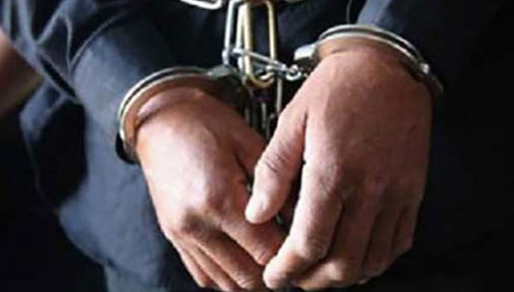 ক্রেতা সেজে ইয়াবা পাচারকারীকে ধরলো পুলিশ