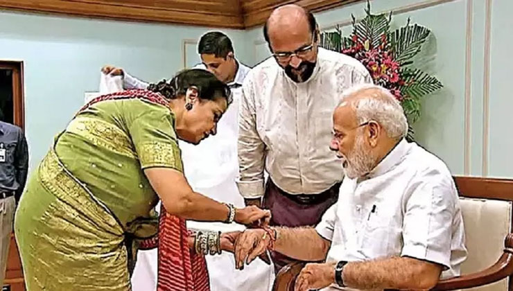 মোদীর জন্য রাখি পাঠালেন তার পাকিস্তানি বোন