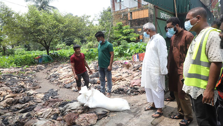 সিলেটে ইউপি চেয়ারম্যানের সংরক্ষিত চামড়া জব্দ করলেন মেয়র