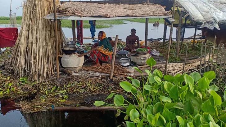 ধাপের ওপর রান্দি, ধাপের ওপর খাই’