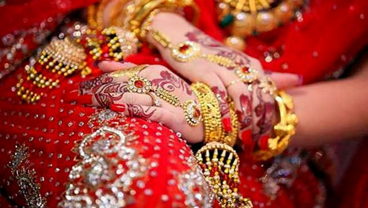 স্বামীর বাড়ি গিয়ে নববধূ জানলেন তার করোনা
