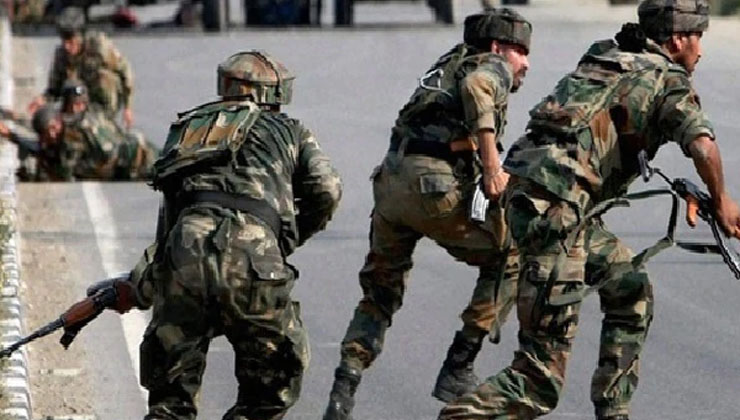 পুলওয়ামায় গোলাগুলিতে ভারতীয় সেনাসহ দু'জন নিহত