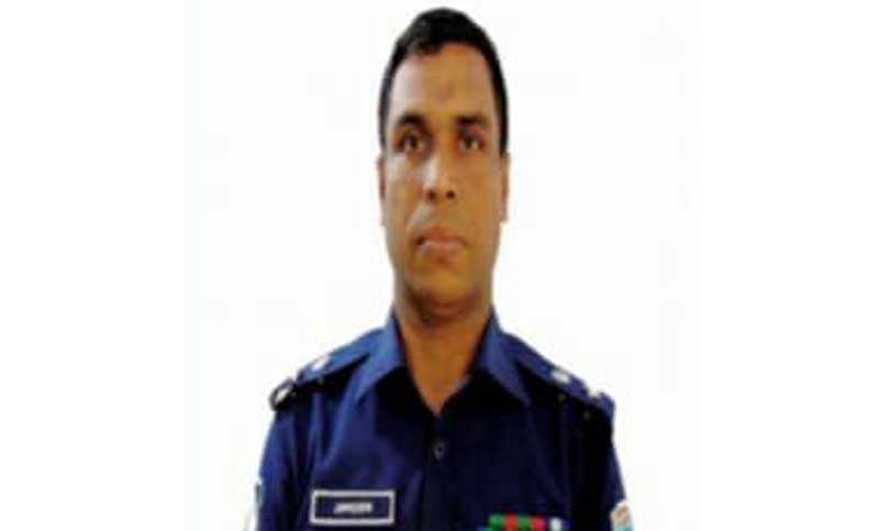 চাঁদাবাজির অভিযোগে পুলিশ সুপার বেলায়েতের বিরুদ্ধে মামলা