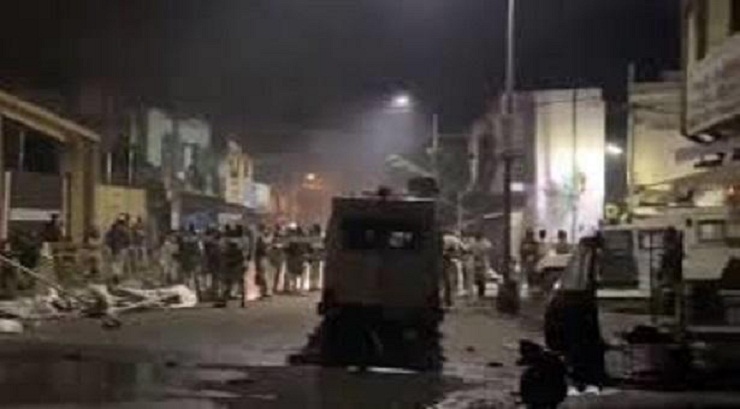 বেঙ্গালুরুতে সংঘর্ষের পর কারফিউ জারি