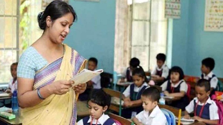 প্রাথমিক শিক্ষকদের ৩-৫ বছর হলেই বদলি, কার্যকর শুরু