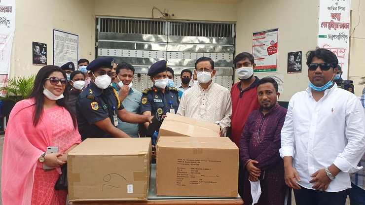 চট্টগ্রাম কেন্দ্রীয় কারাগারের জন্য রেজাউল করিমের সুরক্ষা সামগ্রী বিতরণ