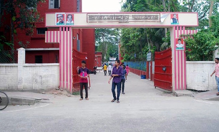 বিএম কলেজে হামলা-ভাঙচুর, কর্মচারীকে কুপিয়ে সিসিটিভি ফুটেজ ছিনতাই