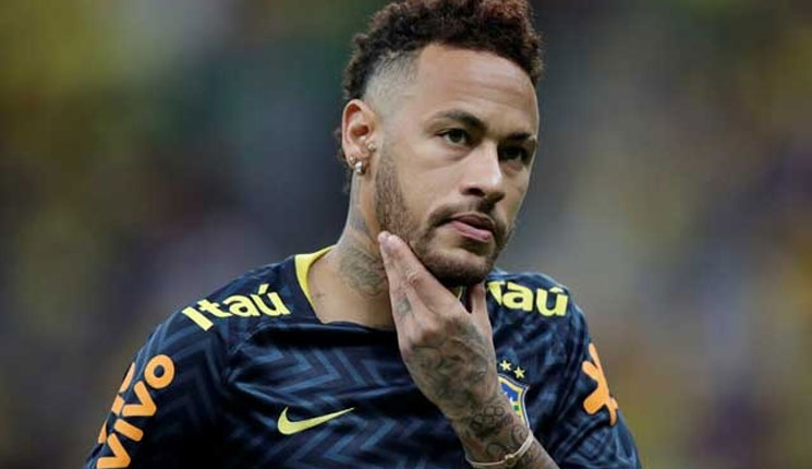 নেইমারের পাশে ব্রাজিল