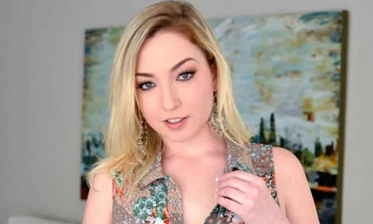 ঘুমের মধ্যে নীল ছবির জনপ্রিয় নায়িকার মৃত্যু