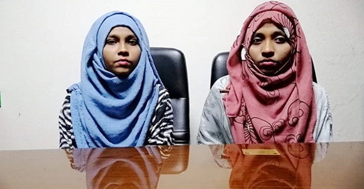 ৬ মেয়ে হওয়ায় ছেড়ে গেছে বাবা, কলেজে ভর্তির টাকা নেই দুই বোনের