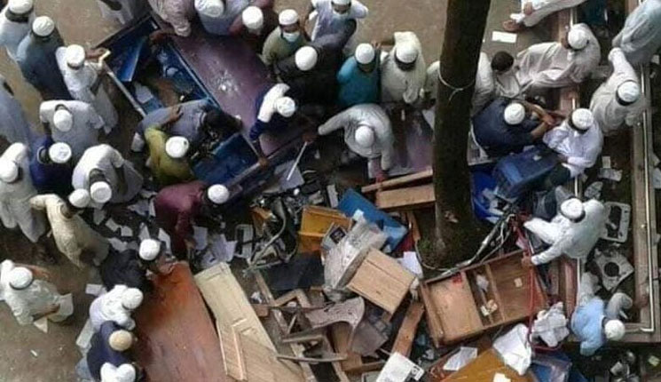 হাটহাজারী মাদ্রাসায় আবারও উত্তেজনা