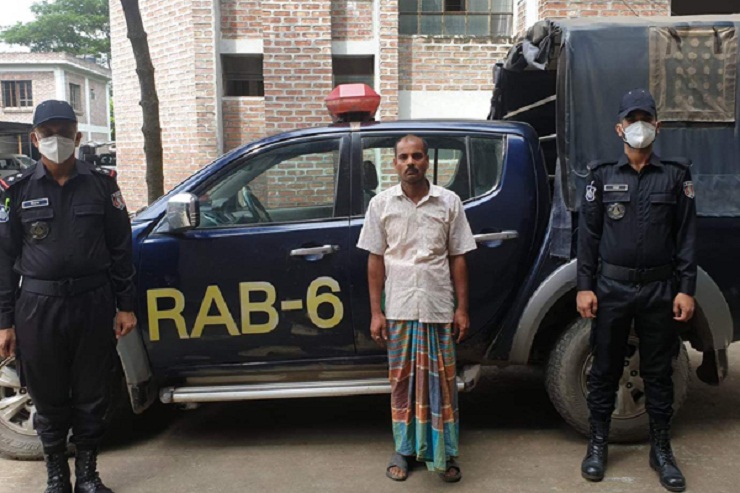 চুয়াডাঙ্গায় ফেনসিডিলসহ মাদক ব্যবসায়ী আটক