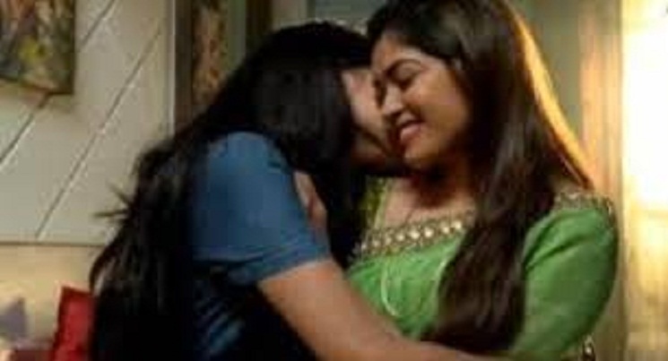 সমলিঙ্গ প্রেম করে পালিয়ে সংসার পাতলেন ফুফু-ভাইঝি