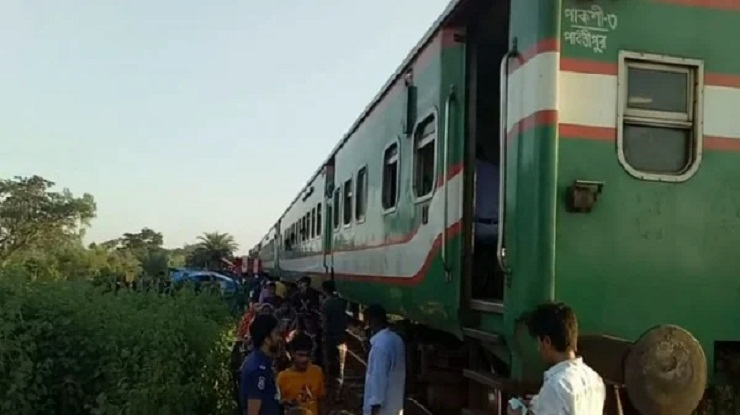 দিনাজপুরের সঙ্গে সারা দেশের রেল যোগাযোগ স্বাভাবিক
