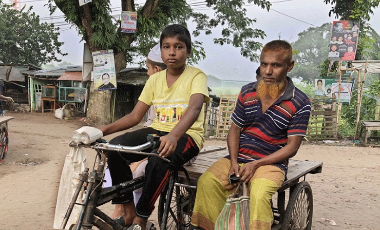কচি হাতে সংসারের হাল