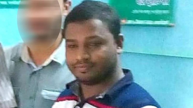 পিয়নই যেখানে কর্মকর্তা