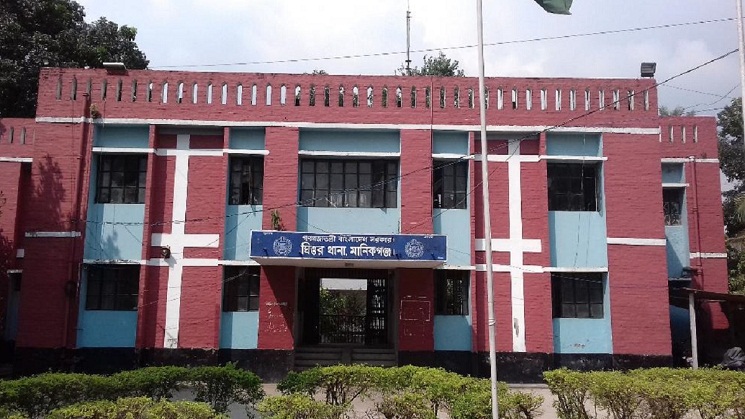 প্রতিবেশির বাড়িতে পানি আনতে গিয়ে ধর্ষণের শিকার স্কুলছাত্রী