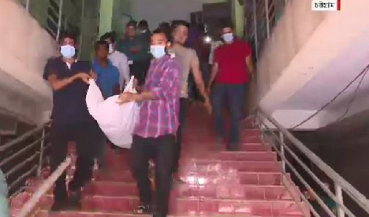 দুধের প্যাকেট চুরির দায় কর্মচারীকে পিটিয়ে হত্যার অভিযোগ