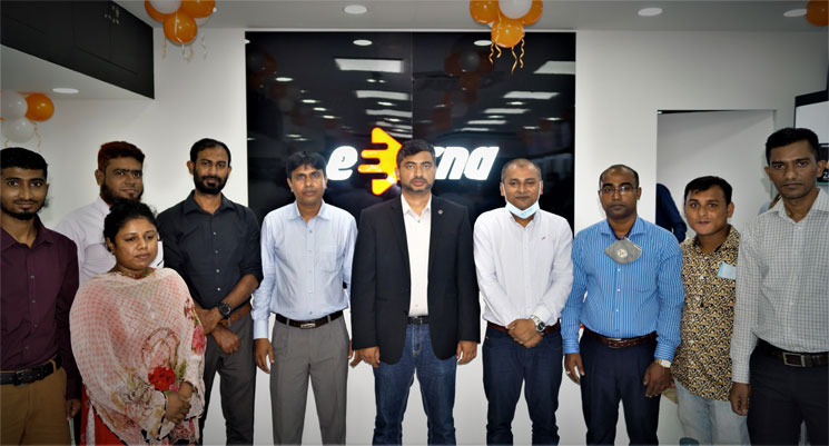 বনানীতে নতুন আইটি রিটেইল শপ চালু করল এরনা