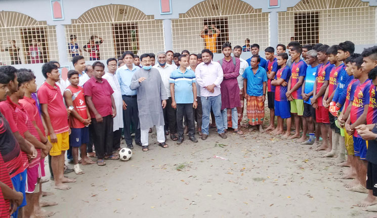 বাগমারায় রাখাল দাশ স্মরণে ফুটবলের ফাইনাল অনুষ্ঠিত