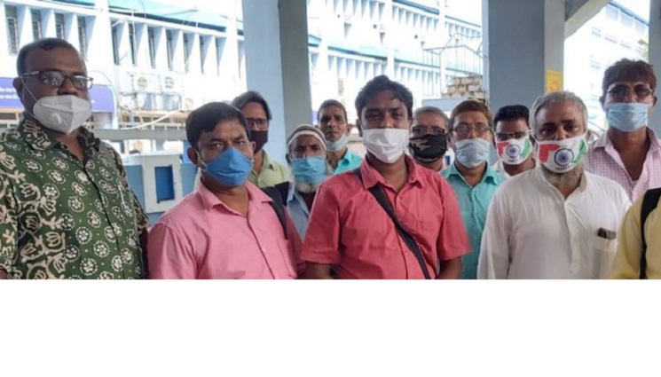 শুধু মুসলিম হওয়ায় হোটেল থেকে তাড়িয়ে দেওয়া হলো শিক্ষকদের